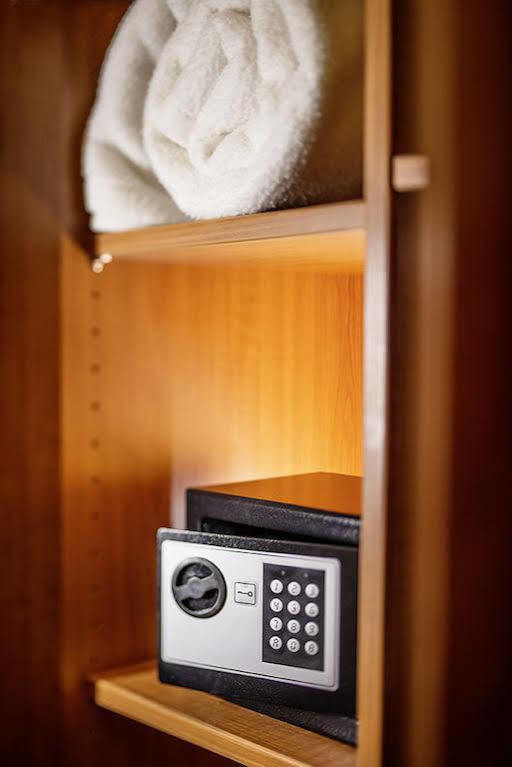 Schweizer Hof Hotel 3*